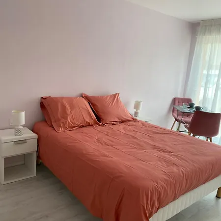 D'hotes Chez Marie Pierre Homestay *